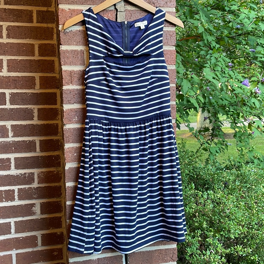 Hem & Thread Sleeveless Cut-Out Striped Knit Dress - Navy and White - EUC
